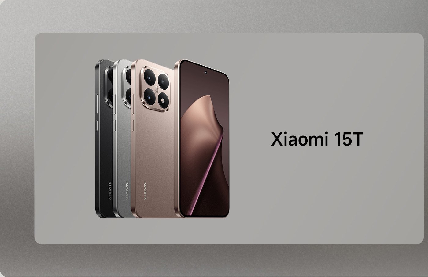 Đã trình bày bốn mẫu điện thoại Xiaomi 15T, màu sắc bao gồm đen, xám và vàng, màn hình thiết kế hiển thị ở mặt trước của điện thoại.