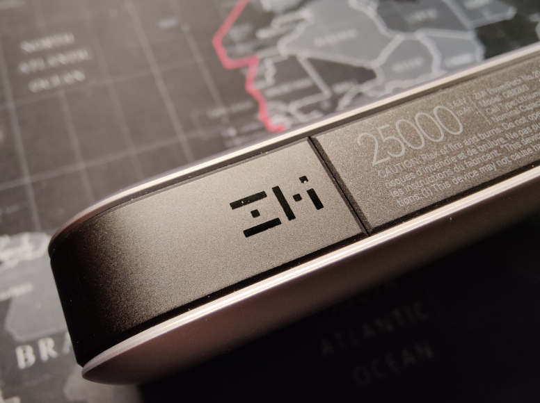 Unboxing de la ZMI No. 20, 25000mAH / 210W