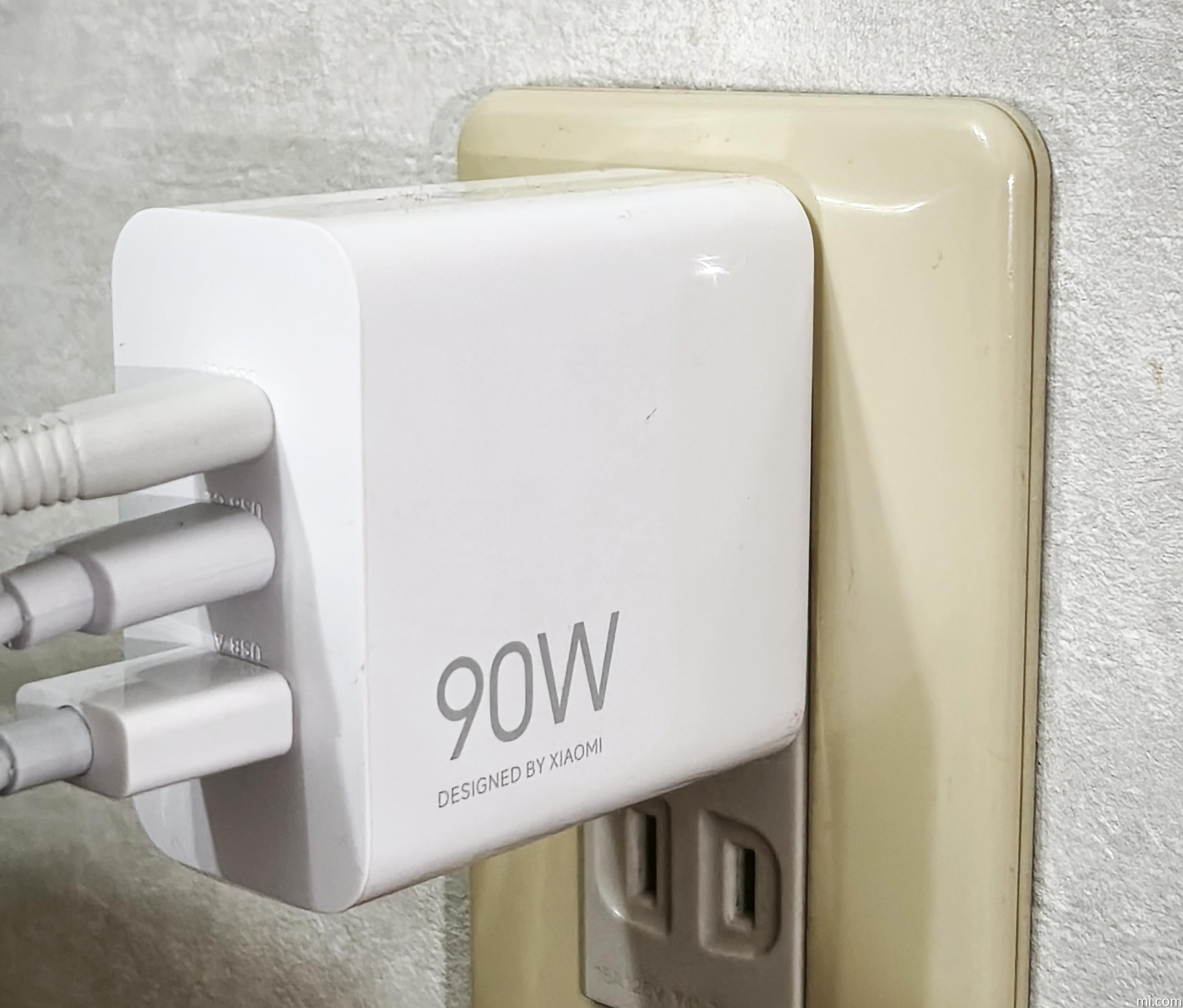 Xiaomi 90W HyperCharge Power Adapter (3-Port) | Xiaomi 日本