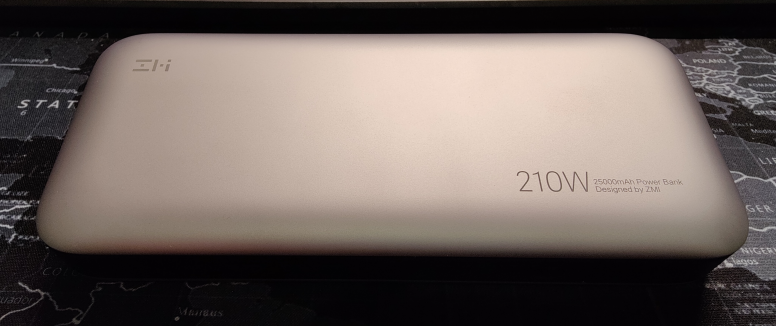 Unboxing de la ZMI No. 20, 25000mAH / 210W