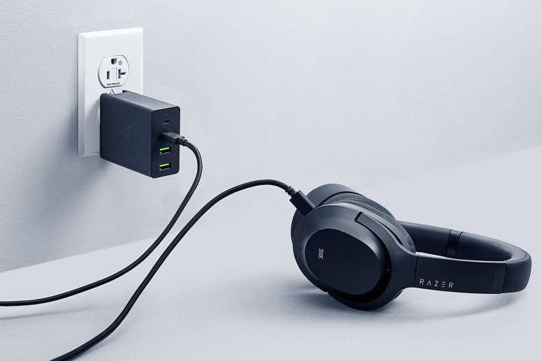 https___hybrismediaprod.blob.core.windows.net_sys-master-phoenix-images-containe.jpg RAZER USB-C GaN : 130W dans le creux de la main