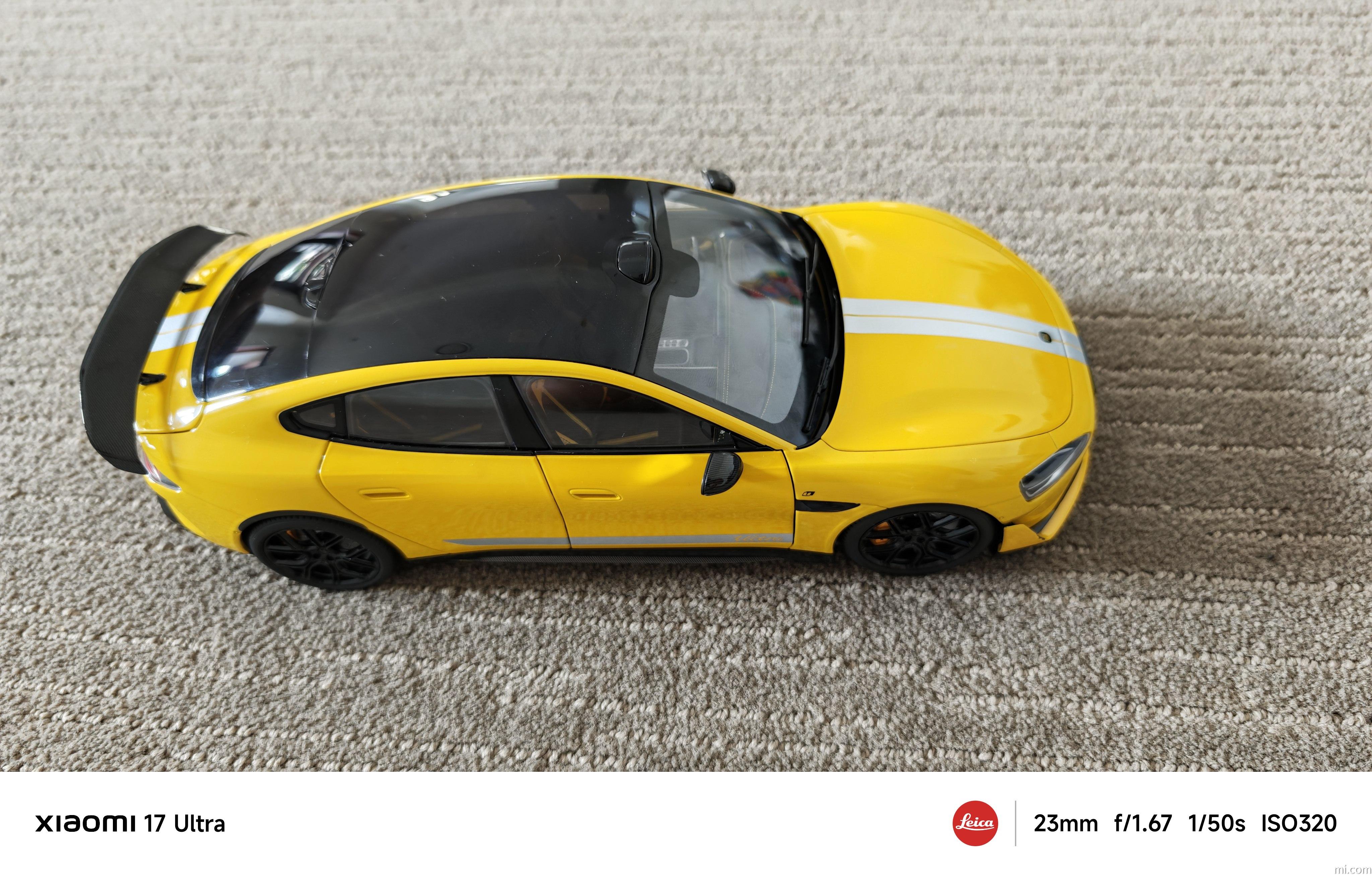 Xiaomi SU7 Ultra 1/18 Die-cast Model Car Lightning Yellow | Xiaomi