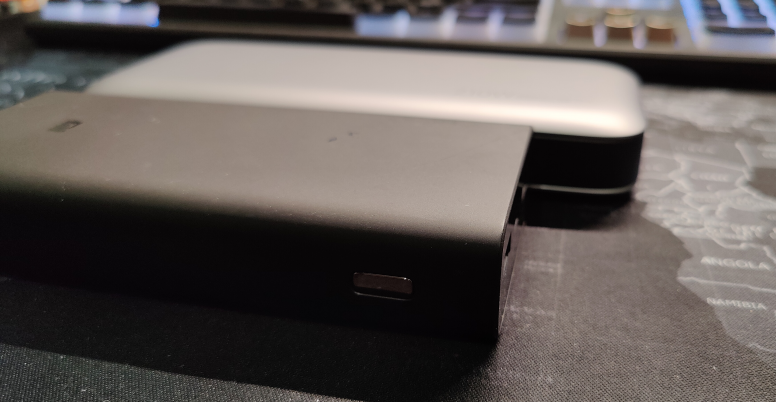 Unboxing de la ZMI No. 20, 25000mAH / 210W
