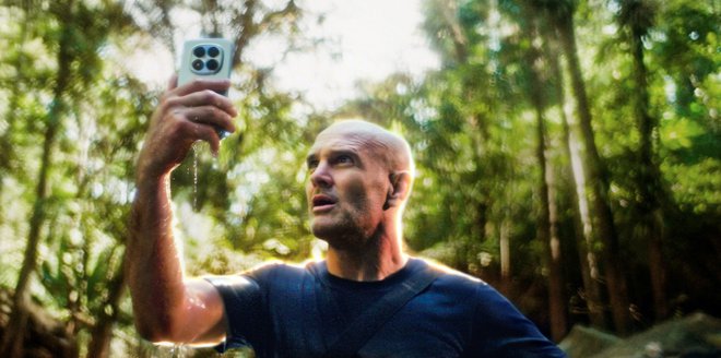 Video Cover Image ออกผจญภัยไปพร้อมกับนักสำรวจ Discovery Ed Stafford