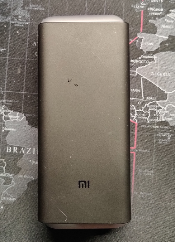 Unboxing de la ZMI No. 20, 25000mAH / 210W