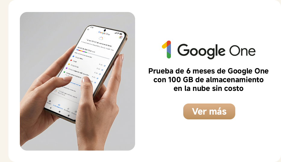 Un teléfono móvil en manos de una persona, mostrando la aplicación Google One. El texto promociona una prueba gratuita de 6 meses con 100 GB de almacenamiento en la nube.