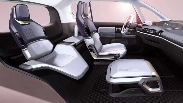 baojun-e300-and-e300-plus (1).jpg Xiaomi signe avec Baojun pour la E300