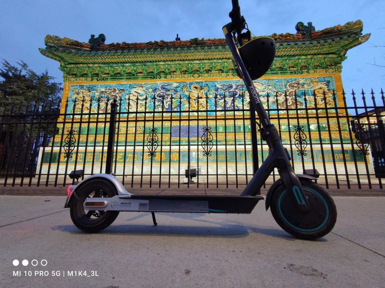 Playing around with the #MiElectricScooterPro2 Mercedes-AMG Petronas F1 Edition