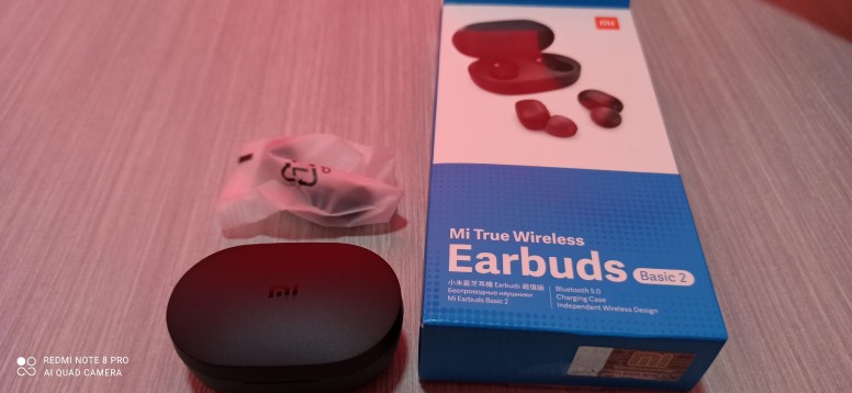 red 2 earbuds basic