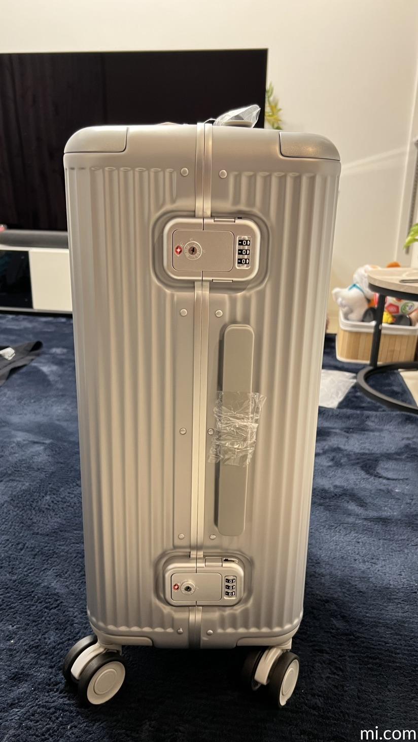 Xiaomi アルミフレームスーツケース | Xiaomi 日本 | すべての仕様と機能