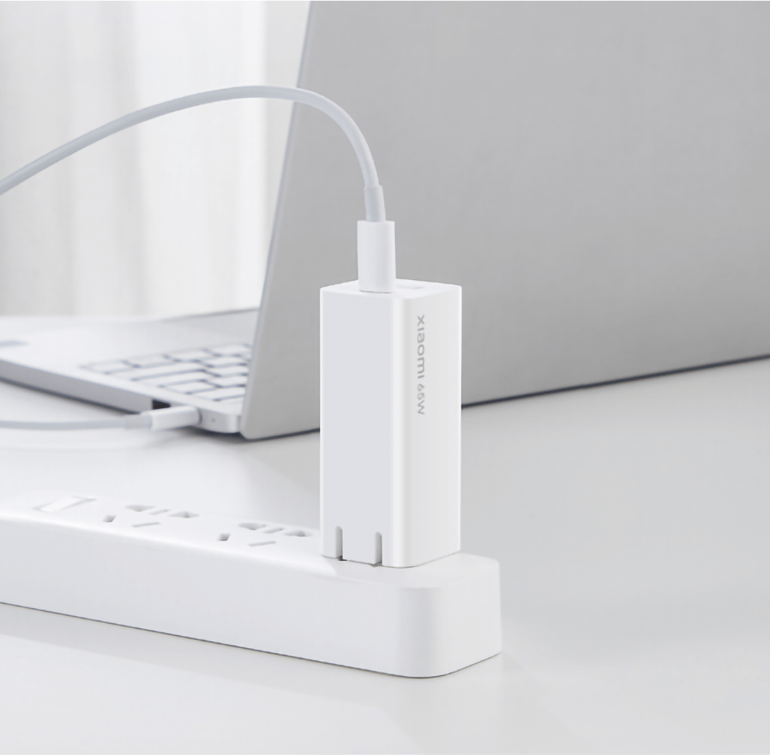 Portable Fast Charger for Mac - Razer USB-C GaN Charger White