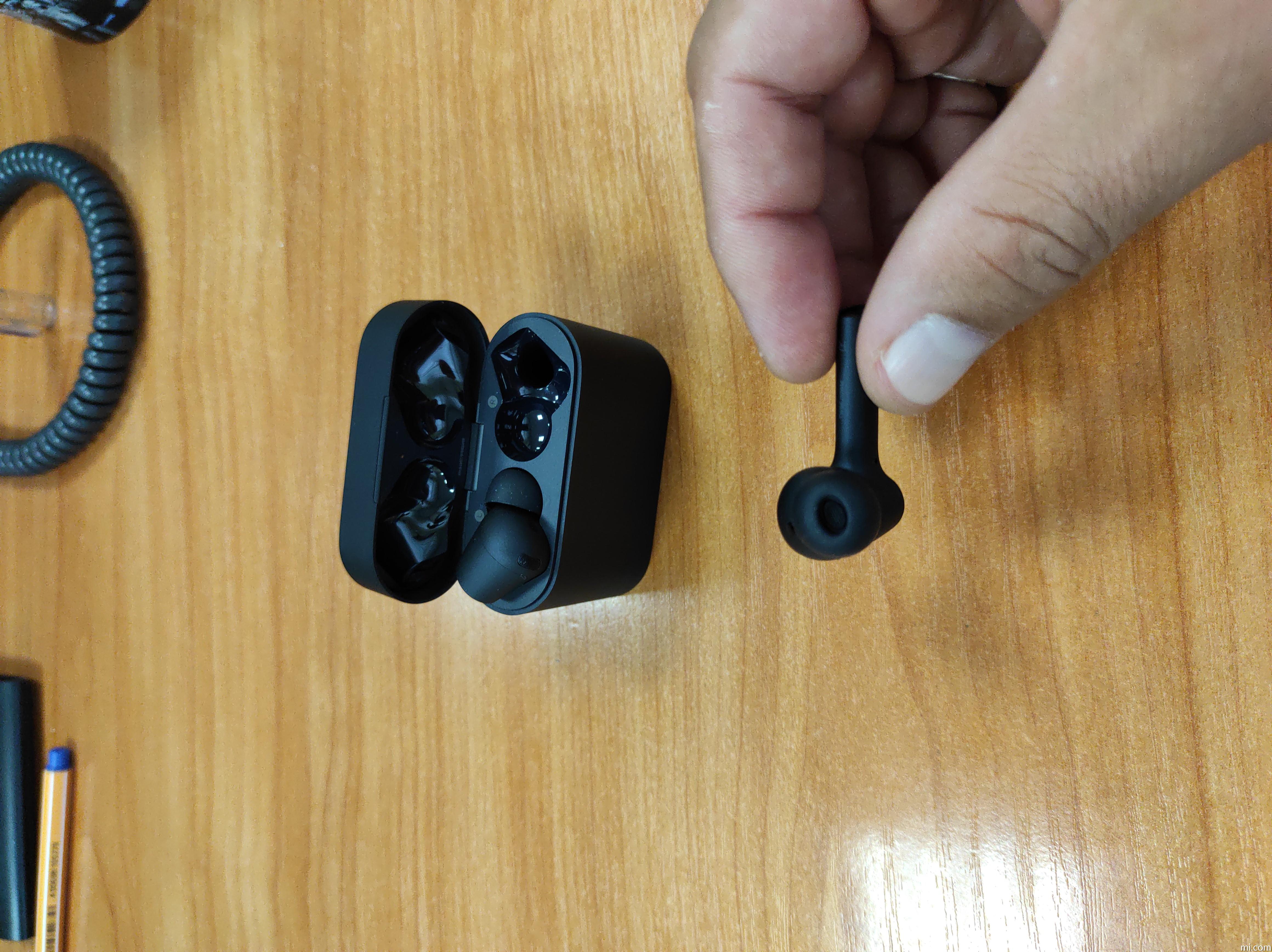 Wireless earphones 2. Mi true Wireless Earphones 2 Pro. Mi true Wireless Earphones 2 Pro Pro Pro черные. Mi true Wireless Earphones 2 Pro черные упаковка.