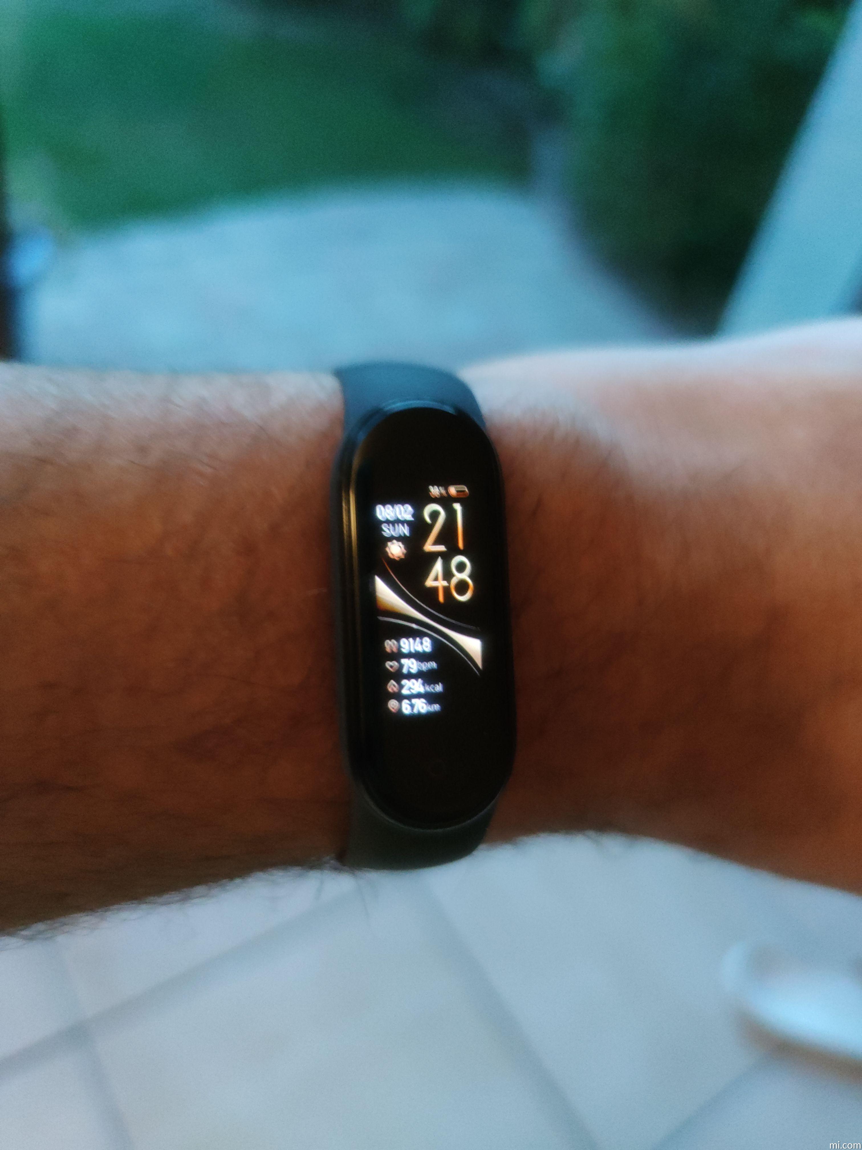 Xiaomi : le bracelet connecté Mi Band 5 est à moitié prix pour  Prime  Day