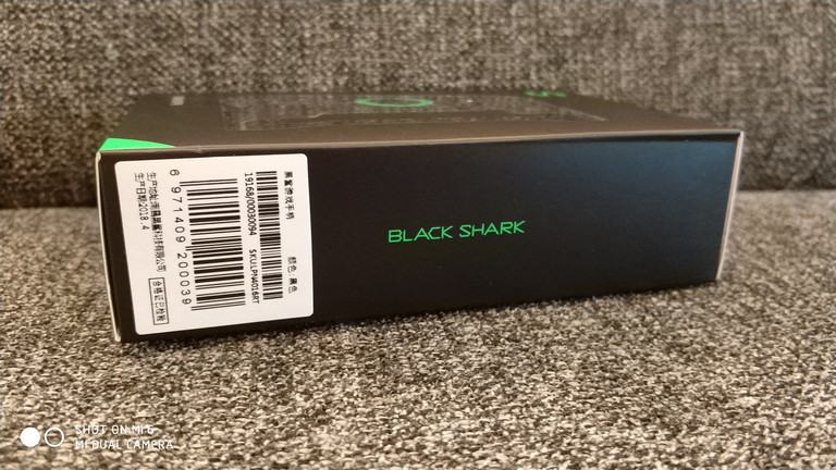 Покой х5 про 5g. Xiaomi Black Shark 5 коробка. Блэк Шарк 4 про коробка. Black Shark 4 Pro коробка.