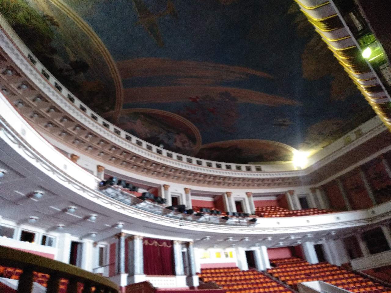 Центральный Академический театр Российской армии большой зал