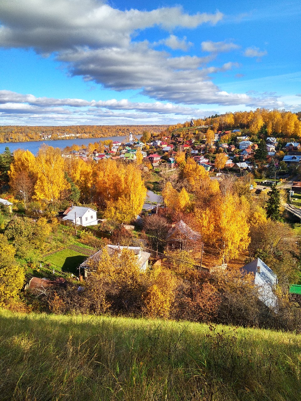 Погода плес ивановская область. Осенний Плес золотой Плес. Плёс Костромская область. Плёс Ивановская область осенью. Плёс Ивановская область Золотая осень.