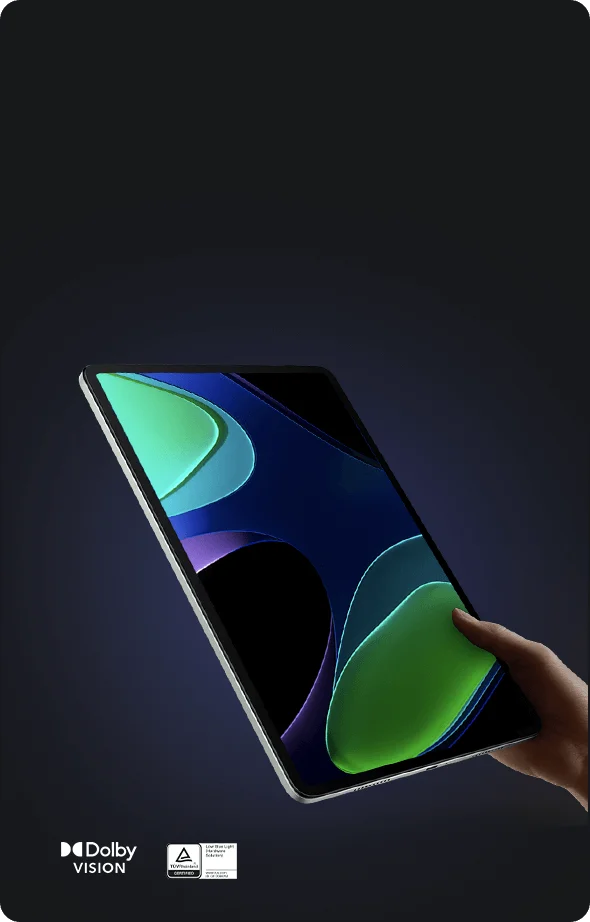 Um elegante Xiaomi Pad 6 exibido em uma mesa moderna e minimalista